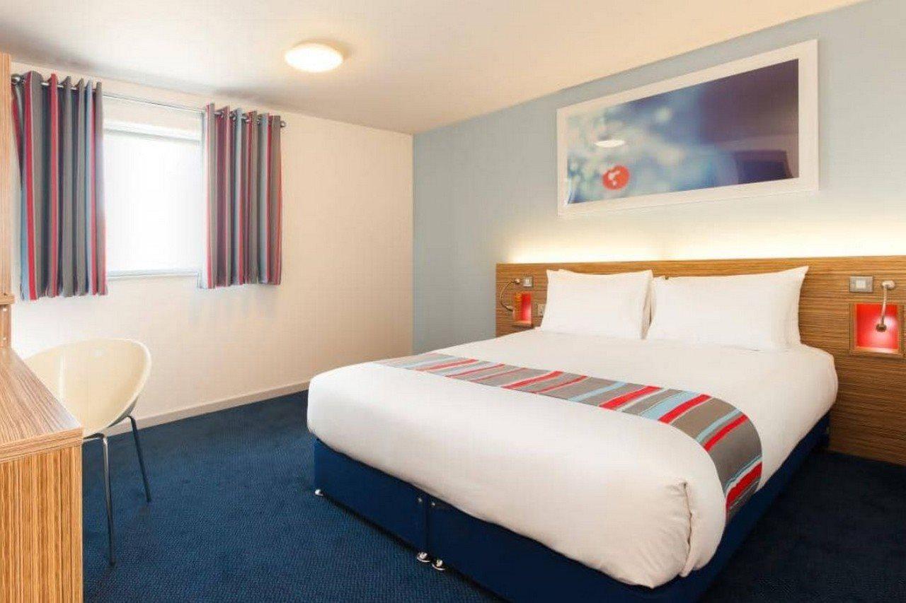 Travelodge London Teddington Buitenkant foto