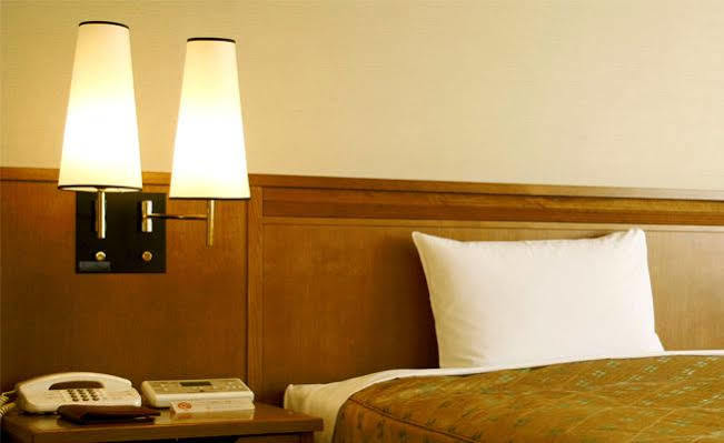 Travelodge London Teddington Buitenkant foto